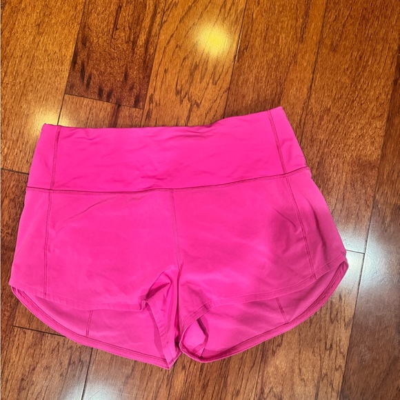 Lululemon Sonic Pink high rise speed up shorts 2.5” inch size 8 - Picture 2 of 5